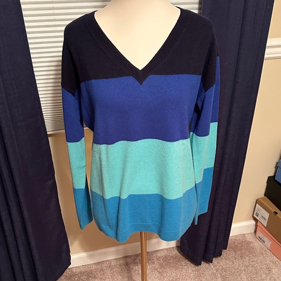 Talbots Sweaters - NWT - Talbots Pure Cashmere Multicolor Blues, V-Neck Sweater - L